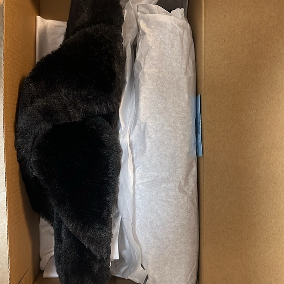 Tom’s Susie Slippers - Picture 4 of 4